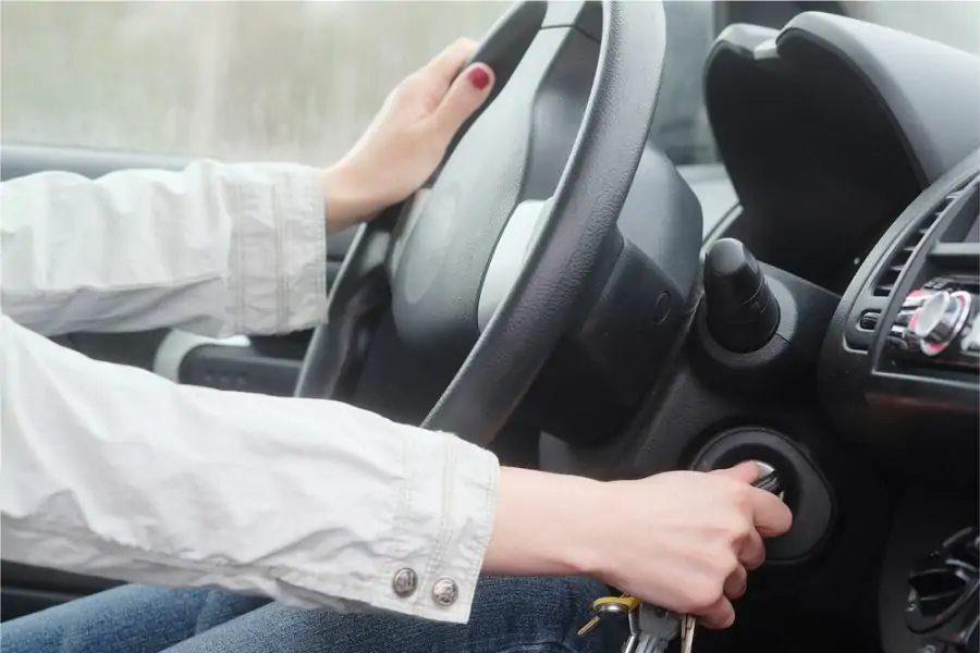� necess�rio aquecer o motor do carro antes de sair?