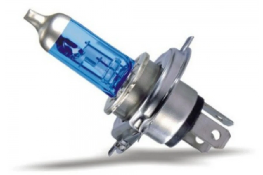 Variedade de lâmpadas automotivas, halógenas e LED