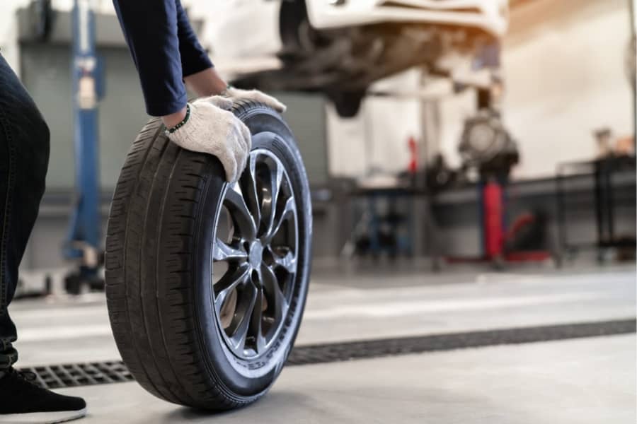 Saiba por que é importante fazer o rodízio adequado de pneus | Auto Center São Cristóvão | Silva Jardim - Casimiro de Abreu Saiba por que é importante fazer o rodízio adequado de pneus | Auto Center São Cristóvão | Silva Jardim - Casimiro de Abreu
